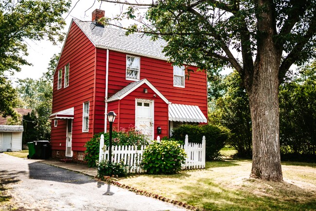 Foto del edificio - 1469 Sherbrook Rd