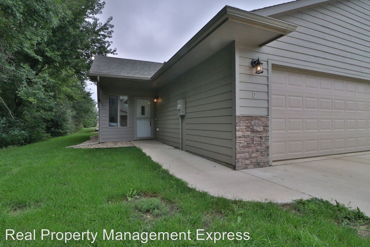 1009 Legendary Dr, Harrisburg, SD 57032 Apartment for Rent in