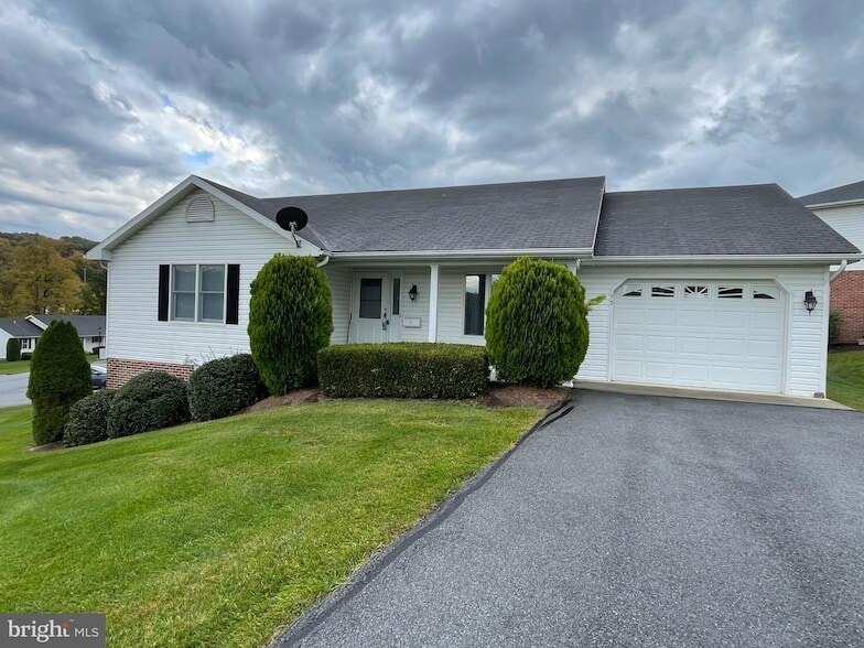 Primary Photo - 73 Garden Dr
