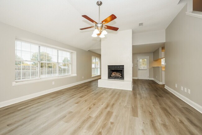 Foto del edificio - 1224 Jacksons View Rd