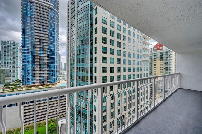 Foto del edificio - 1200 Brickell Bay Dr