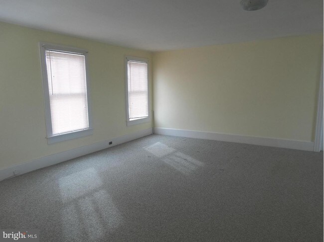 Building Photo - 4371 Fort Loudon Rd
