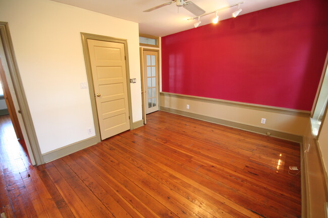 Building Photo - 1135 Gerritt St