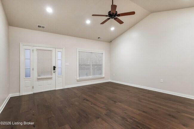 Foto del edificio - 569 Deep Creek Dr