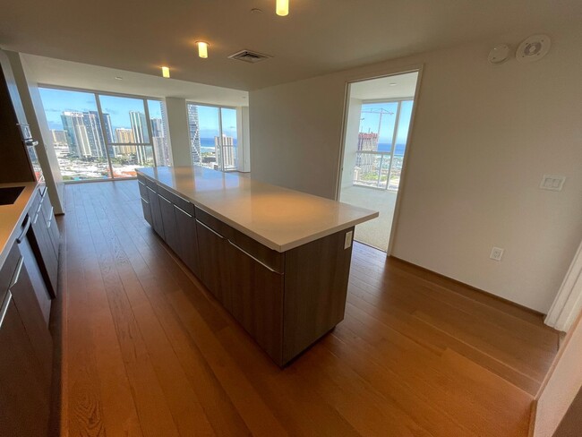 Building Photo - Symphony Honolulu! Luxurious 3 bedroom 2 b...