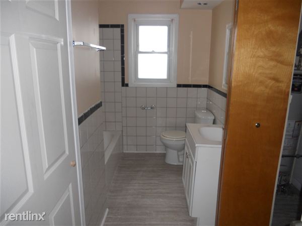 Foto del edificio - 8056 Hupp Ave