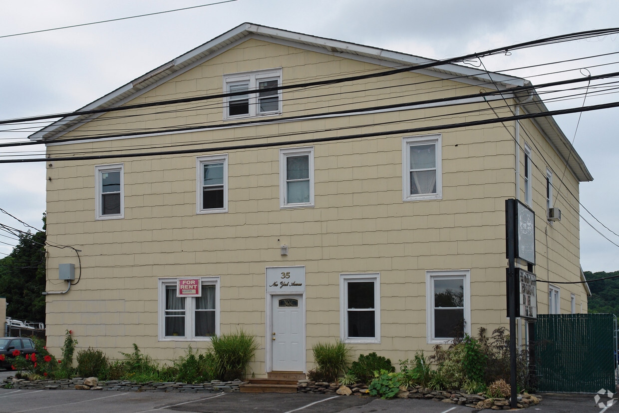 Fairfield Square at Huntington Apartments Huntington, NY