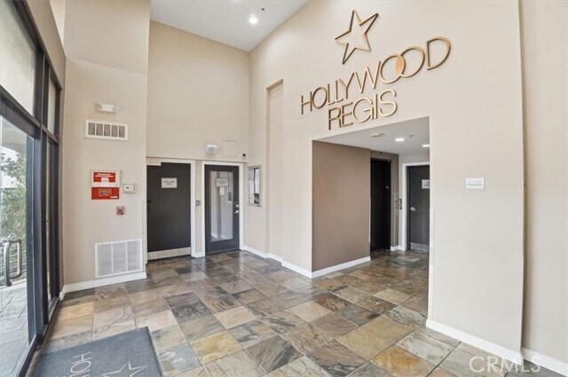 Foto del edificio - 7320 Hawthorn Ave