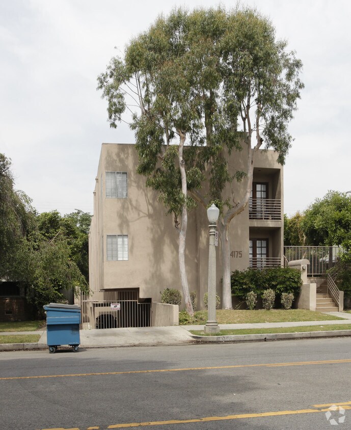 Foto del edificio - 4175 Tujunga Ave