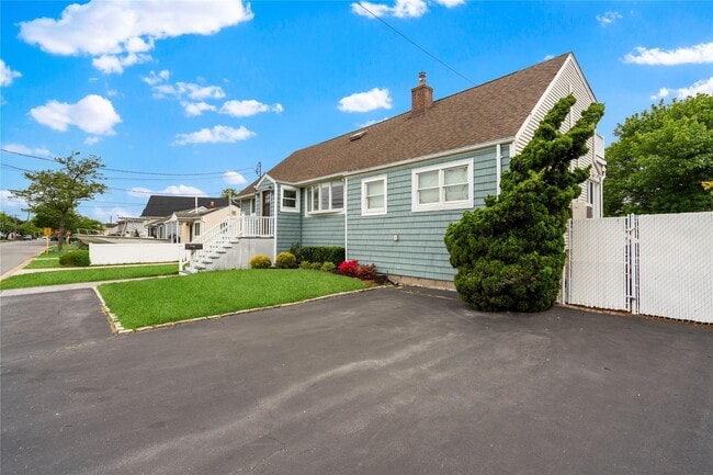 Building Photo - 551 Fire Island Ave