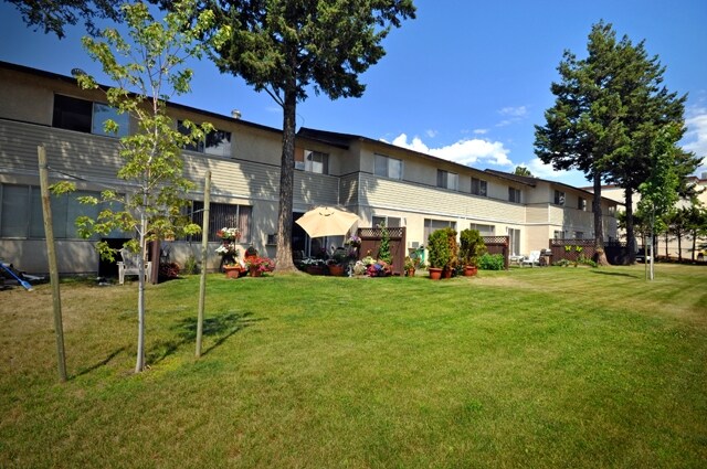 Primary Photo - Edgewater Terrace Townhomes