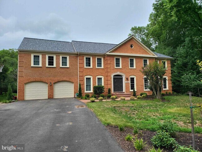 Building Photo - 8424 Holly Leaf Dr