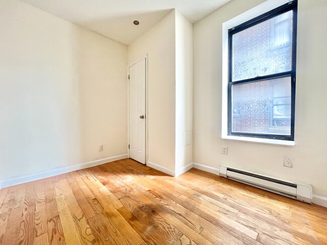 Foto del edificio - 350 Manhattan Ave
