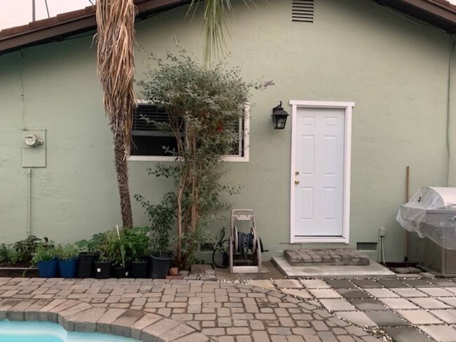 Foto del edificio - 3321 Dias Dr