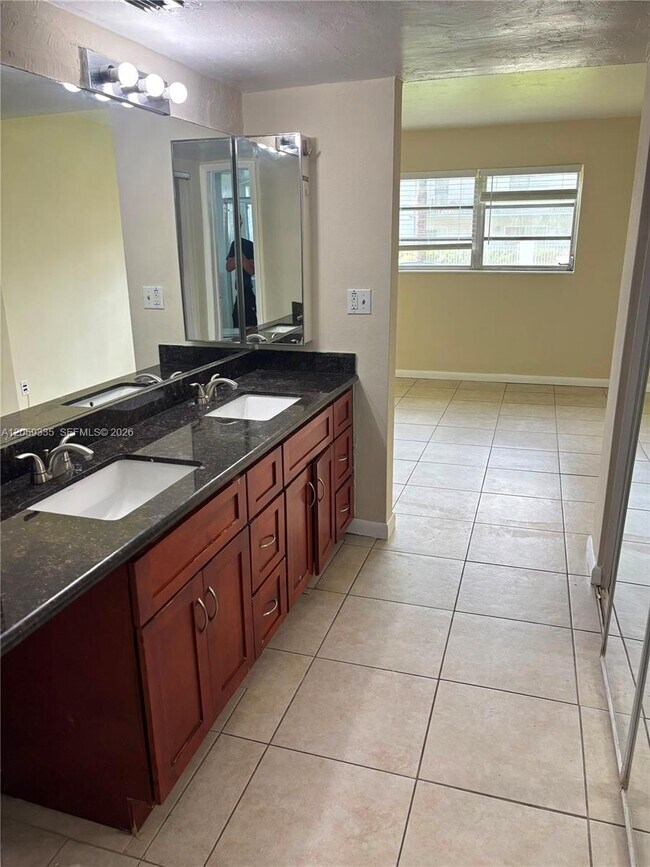 Building Photo - 7410 SW 82nd St