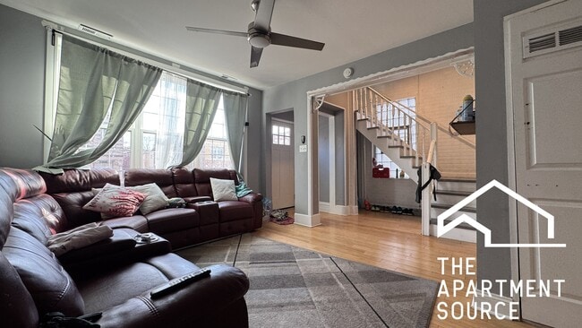 Building Photo - 2642 W Hirsch St