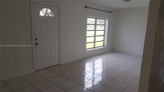 Foto del edificio - 3310 NW 214th St