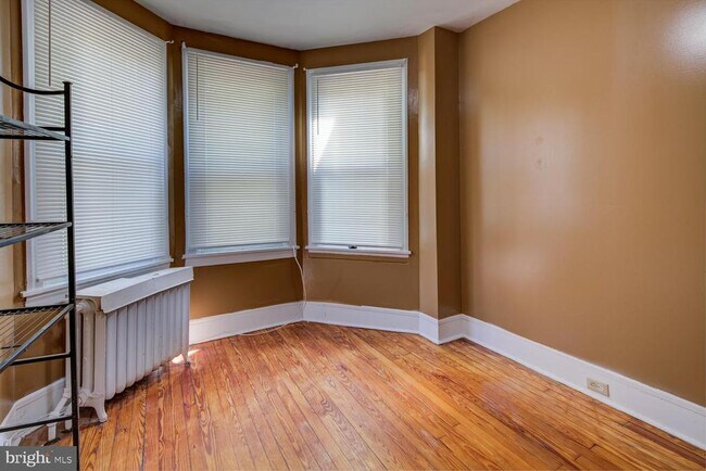 Foto del edificio - 2411 Pine St
