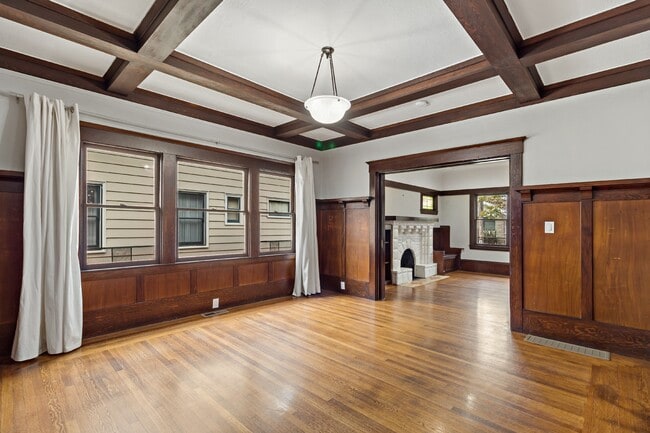 Foto del edificio - 5318 James Ave