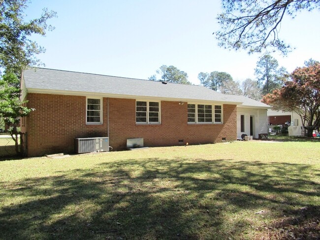 Building Photo - 38 Thelma-3 bedroom, 2 bath- ALICE DRIVE AREA