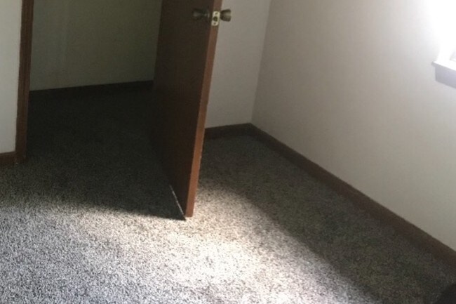Bedroom - 733 Griffith Dr