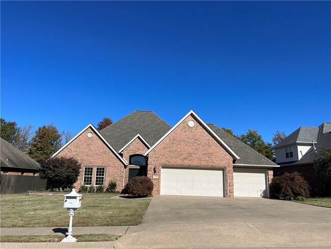 Building Photo - 3909 W Brooks Cir