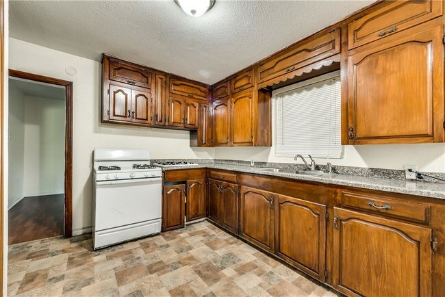 Foto del edificio - 2323 Millermore St