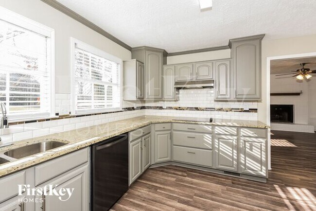 Foto del edificio - 3369 Summit Turf Ln