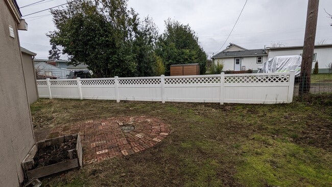 backyard - 1058 Howard St SE