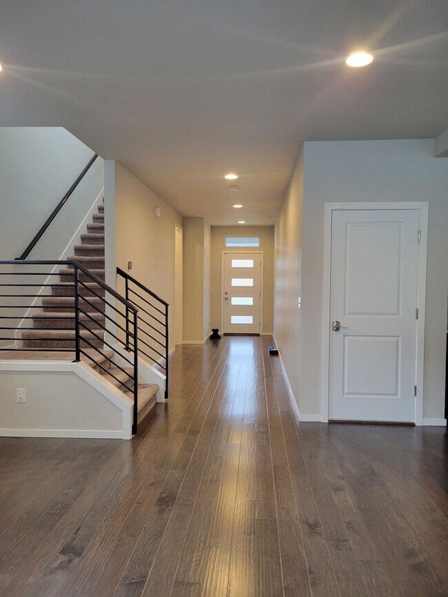 Foto del edificio - Beautiful 4 bd 2.5 bath