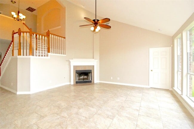 Building Photo - 3107 E Webber Dr