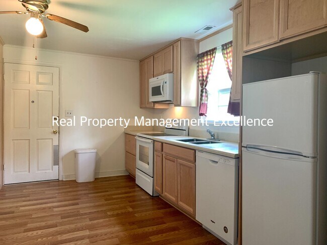 Foto del edificio - Historical Home, 2 Bed, In Downtown Wake Forest, Available Now!