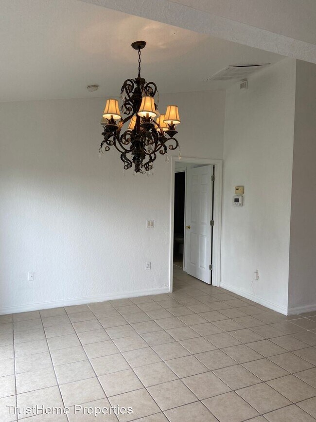 Building Photo - 4 br, 2.5 bath House - 1004 Mardi Gras Drive