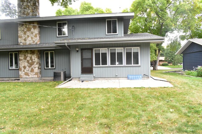 Foto del edificio - 1208 Oak St N