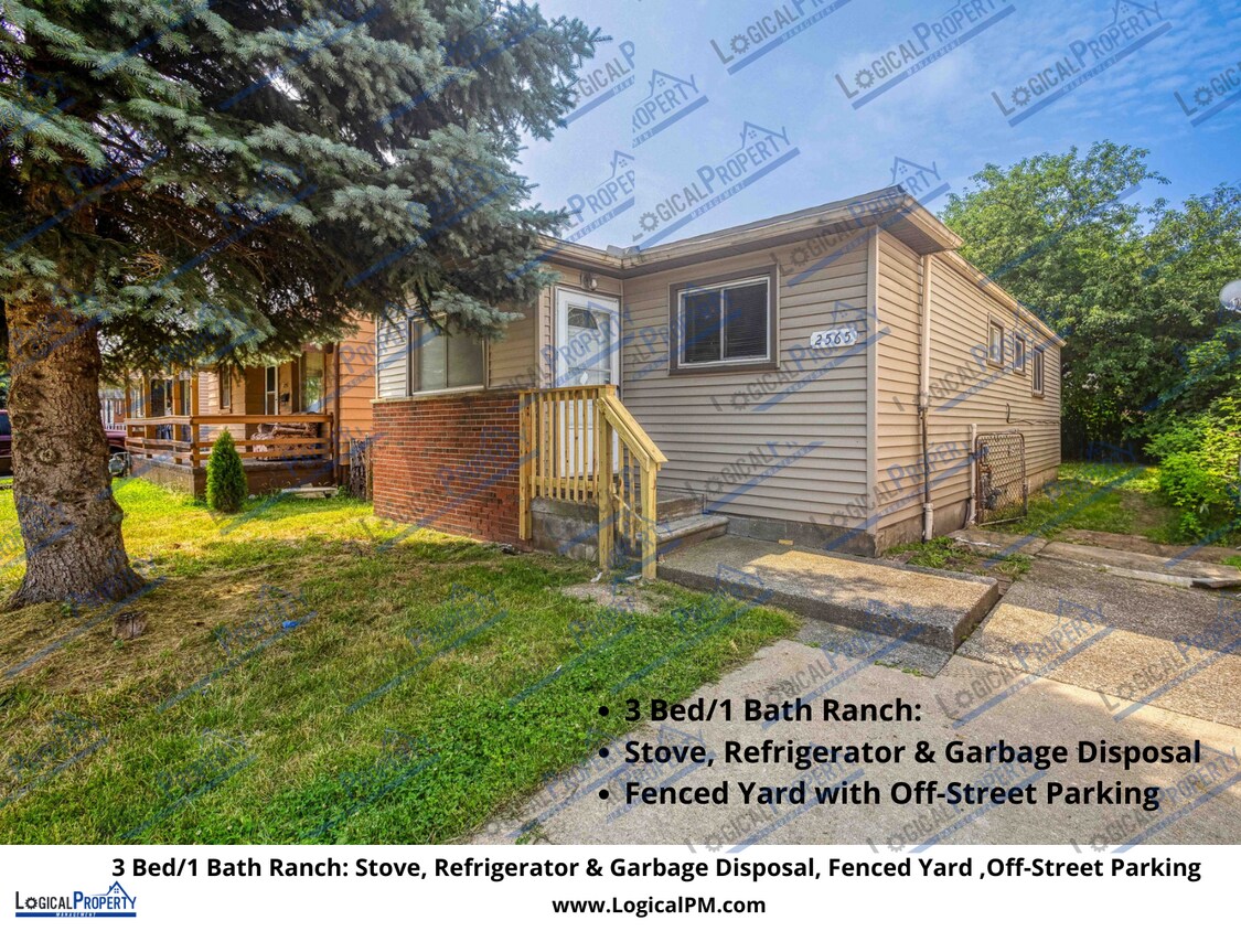 Primary Photo - 3/1 Ranch: AC, Fenced Yard, Stove & Refrig...