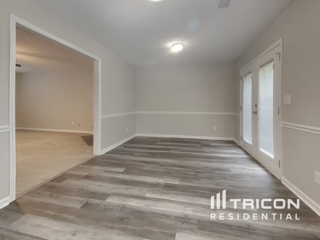 Building Photo - 7061 Saratoga Dr
