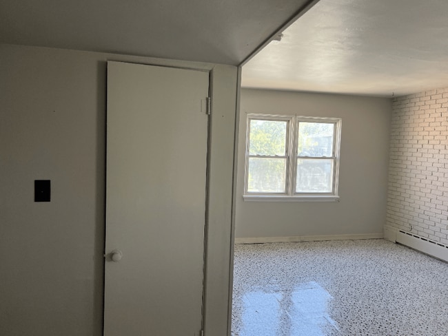 Foto del edificio - 7012 Kennedy Ave