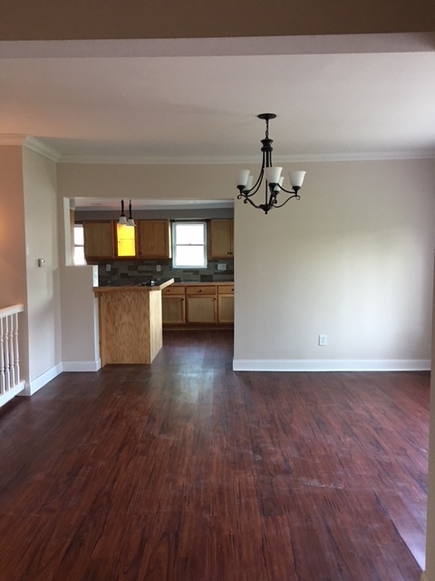 Foto del edificio - Fully Updated Four Bedroom Home in Charles...
