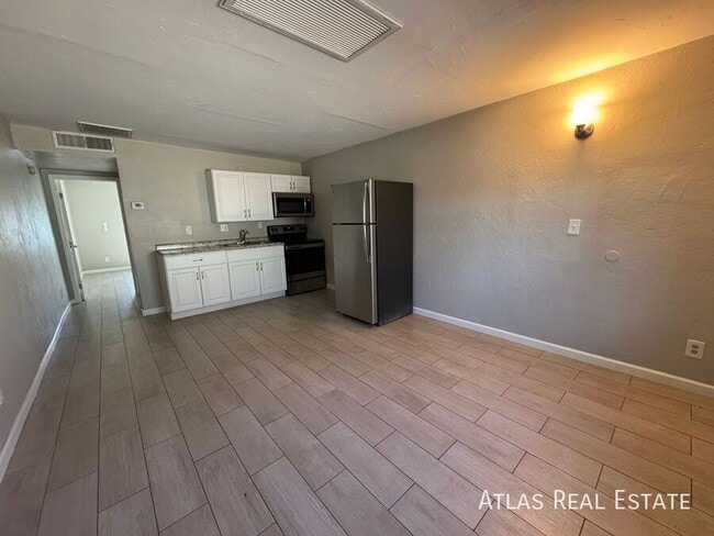 Foto del edificio - 3451 N Flowing Wells Rd
