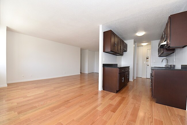 Foto del edificio - 4750 59th St