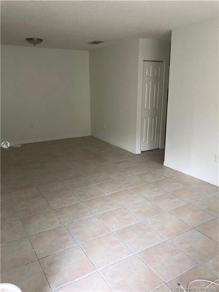Building Photo - 20431 SW 93rd Ave