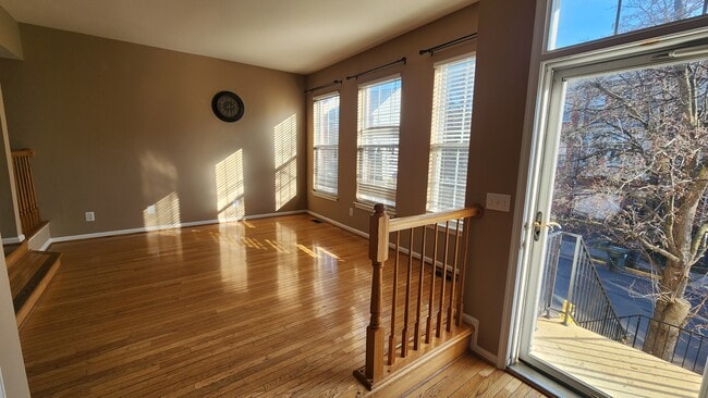 Building Photo - 2562 James Monroe Cir