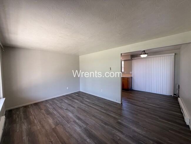 Building Photo - 2909-2911 E Rockwell