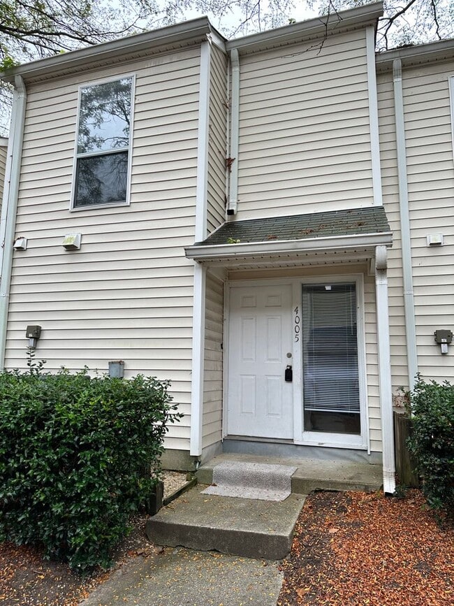 Building Photo - 4005 Midlands Rd