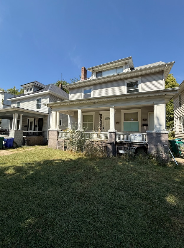Primary Photo - 1020 W Main St