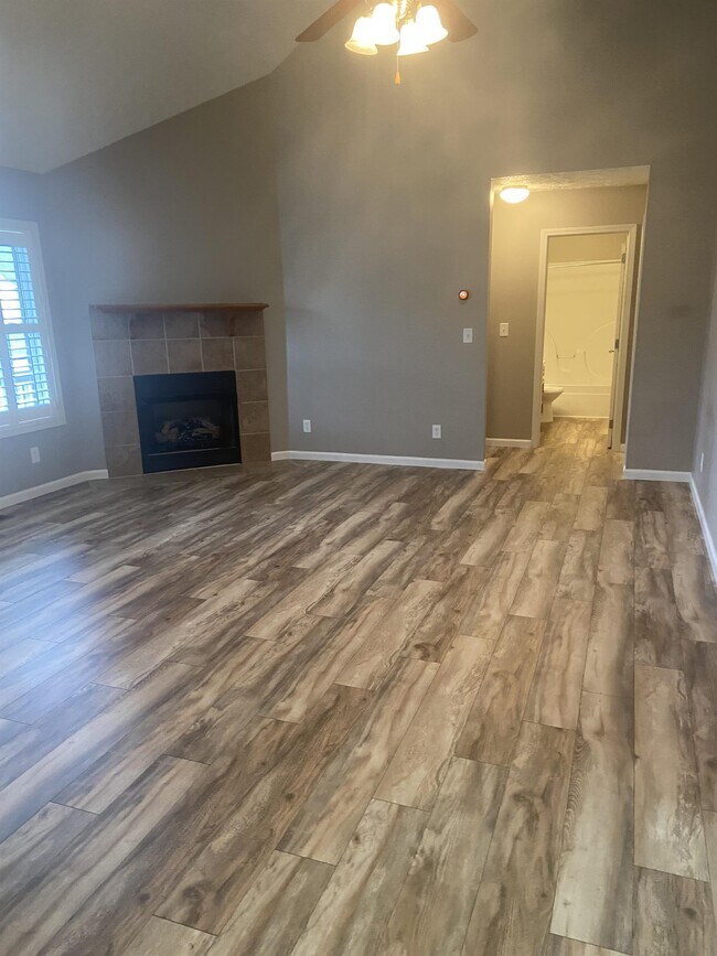 Building Photo - 3680 Fieldstone Dr