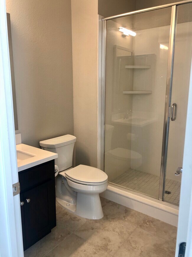 new tile bathoom - 919 Perennial Ter