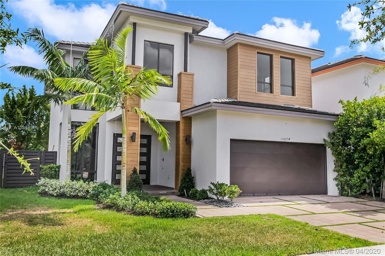 Primary Photo - 15874 SW 136 Way