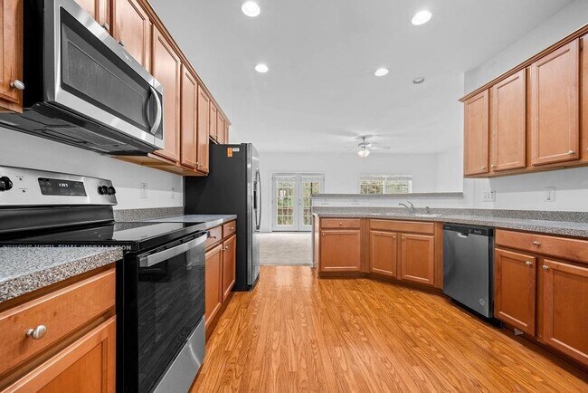 Building Photo - 2677 Cedar Dr