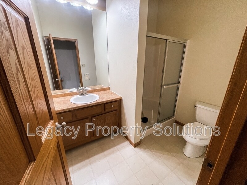 116 N 5th St Unit 1, Bismarck, ND 58501 Condo for Rent in Bismarck